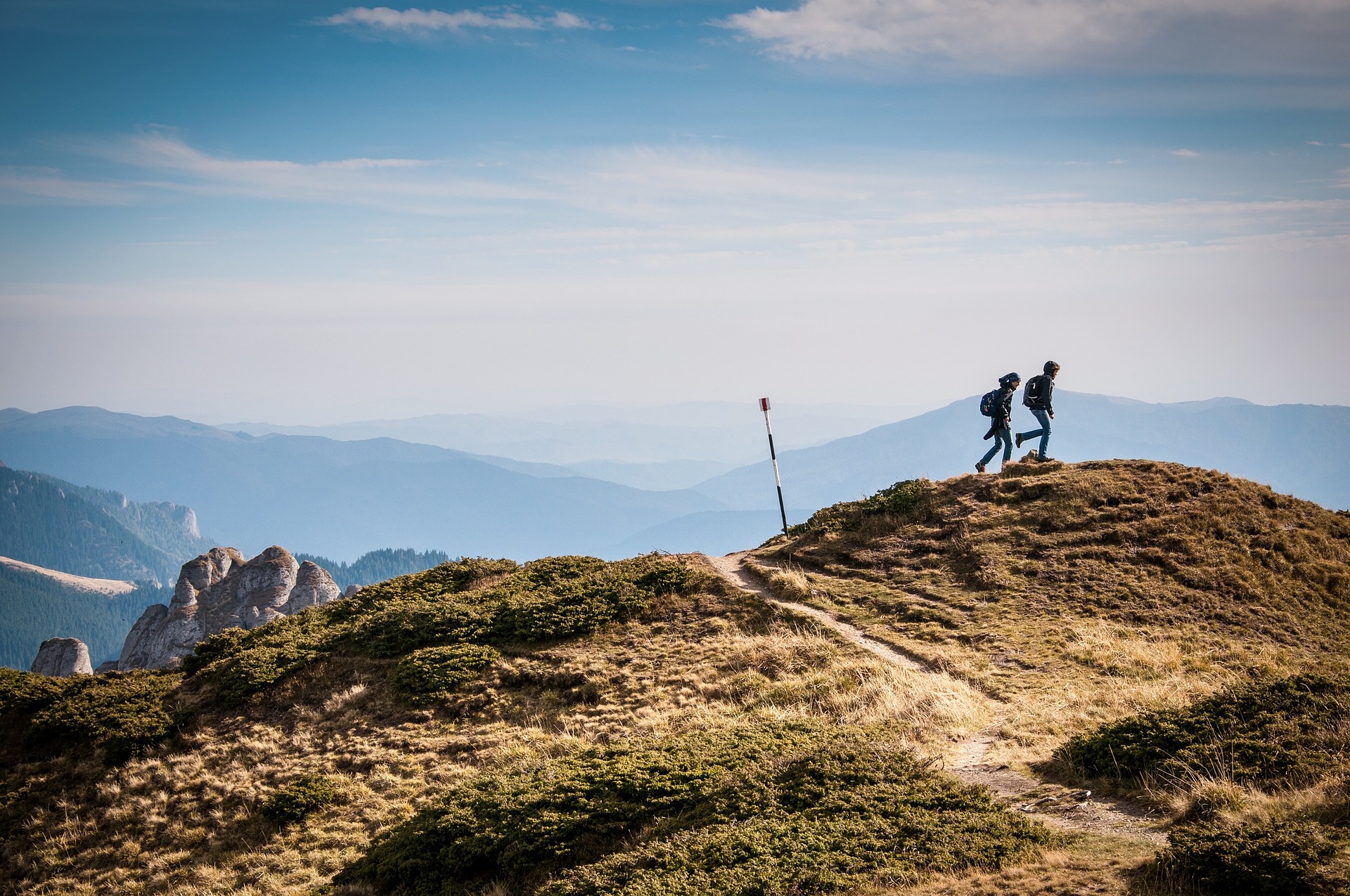 hiking-690479_1920.jpg